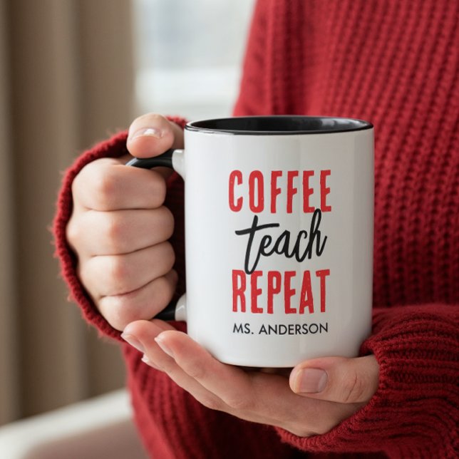 Personalisierter Schwarztypografie-Kaffeelehrer Tasse (An 11-oz mug is shown. Customize it with name and choose mug style and size.)