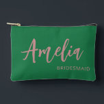 Personalisierter Skriptname Grüner Bachelorette Ma Zubehörtasche<br><div class="desc">Feiern Sie stilvoll mit diesem Personalisierten Script Name Green Bachelorette Makeup Accessory Pouch, perfekt für Ihre bridale Crew! Mit seinem schicken, minimalistischen Design und einer lebhaften grünen Farbe ist dieser Beutel sowohl stilvoll als auch praktisch, um Make-up, Pflegeprodukte oder kleine Essentials zu speichern. Personalisieren Sie es mit dem Namen jeder...</div>
