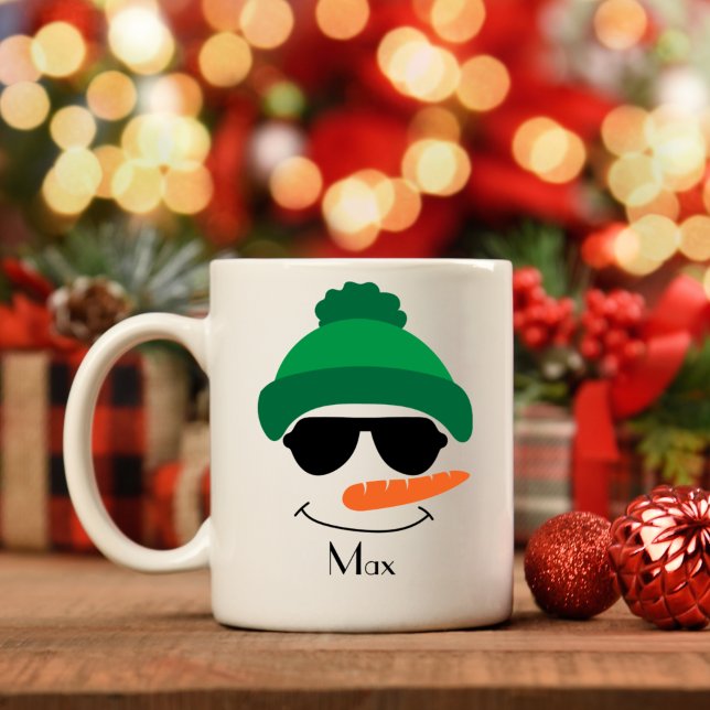 Personalisierter Snowman Grüner Hut und Sonnenbril Kaffeetasse (Von Creator hochgeladen)