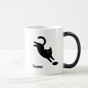 Personalisierter springender schwarzer Katzenname- Verwandlungstasse