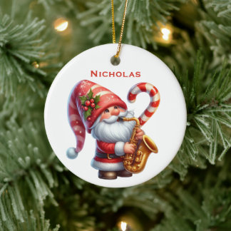Personalisierter süßer Santa-Gnom, der Saxophon sp Keramik Ornament