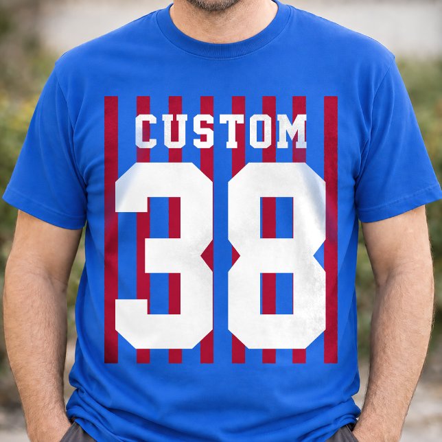 Personalisierter Teamgeist Name Nummer  T-Shirt (Von Creator hochgeladen)