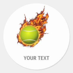 Personalisierter Tennisball auf dem Feuer Tennis T Runder Aufkleber