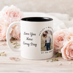 Personalisierter Valentinstag-Fotobecher für Paare Zweifarbige Tasse