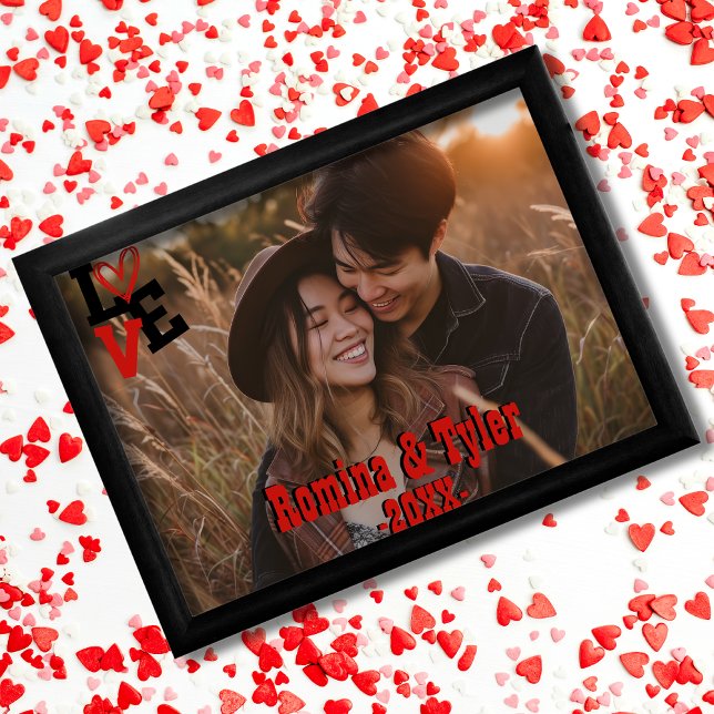 Personalisierter Valentinstag | Rote und schwarze  Fotodruck (Personalized Valentine’s Day | Red & Black LOVE Photo Print)