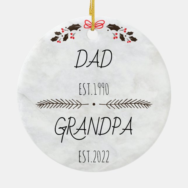 Personalisierter Vater Opa Est Custom Year Keramik Ornament (Hinten)
