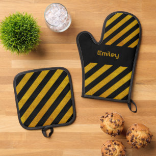 Personalisierter Vorname für Schwarz und Gold Ofenhandschuh & Topflappen-Set