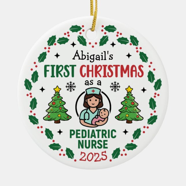 Personalisierter Weihnachtsbaum für Kinderkrankens Keramik Ornament (Vorne)