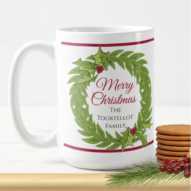 Personalisierter Weihnachtskranz Frohe Weihnachten Kaffeetasse (Personalized Christmas Wreath Merry Christmas Green Red Family Name Cocoa Tea Coffee Mug)