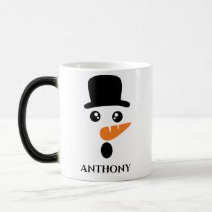 Personalisierter Weihnachtsschneemann mit Mütze. Verwandlungstasse