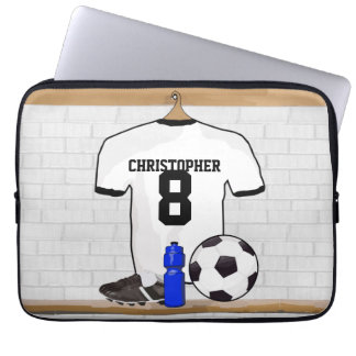 Personalisierter weißer schwarzer Fußball-Fußball Laptopschutzhülle