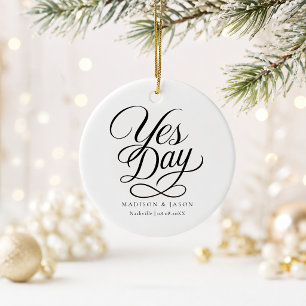 Personalisierter Yes Day Hochzeits-Weihnachtsschmu Keramik Ornament