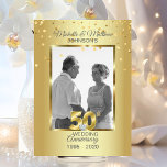 Personalisiertes 50. Geburtstag der Goldenen Hochz Einladung<br><div class="desc">Elegante,  aber moderne 50. goldene Hochzeitsjubiläumskarten. Imitate Goldfolie und Konfetti mit großen 50 mit Imitaten Diamantenherz in der Mitte. Passen Sie diese Hochzeitskarten mit Ihren Informationen und Foto / Bild an. Einfach zu bearbeiten. Siehe Entsprechende Sammlung; Aufkleber,  Servietten,  Etiketten usw.</div>