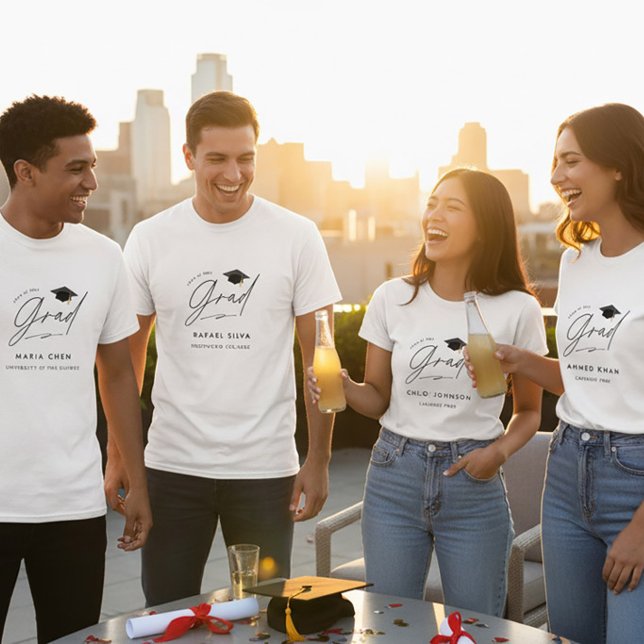Personalisiertes Abschlussfeier Custom Name T-Shirt (Von Creator hochgeladen)