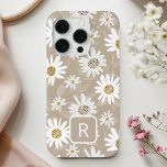 Personalisiertes anfängliches Daisy-Muster Beige Case-Mate iPhone Hülle<br><div class="desc">Fügen Sie Ihrem iPhone eine Touch von Eleganz und Charme mit unserem charmanten Daisy-Muster auf Beige iPhone Case hinzu. Dieses elegante Design aus zarten Gängen auf einem beruhigenden rosa Hintergrund verbindet neutrale Pastelltöne zu einem sanften und stilvollen Look. Ideal für diejenigen, die Blumendesigns und pastellfarbene Ästhetik Liebe, bietet dieses iPhone...</div>