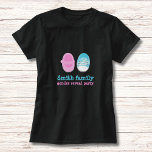 personalisiertes Baby-Schuhgeschlecht offenbart T  T-Shirt<br><div class="desc">Niedliche Babyschuhe für das perfekte Geschlecht zeigen Party.</div>