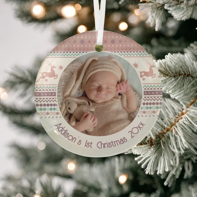 Personalisiertes Baby's First Christmas Pink Renti Ornament Aus Glas (Von Creator hochgeladen)