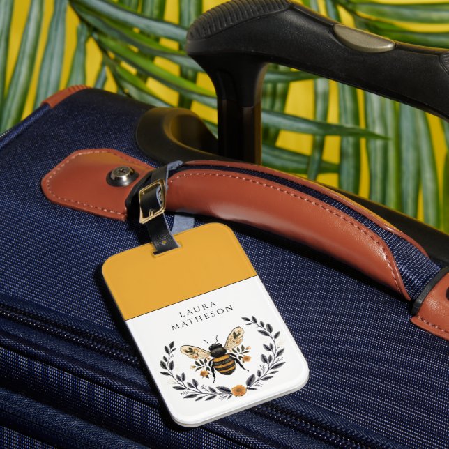 Personalisiertes Bienen-Blumen-Lorbeer Gepäckanhänger (Vorderseite Insitu 1)