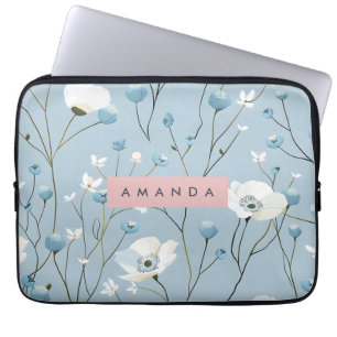 Personalisiertes blaues Blumenwiesendesign Laptopschutzhülle