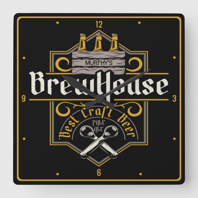 Personalisiertes BrewHouse Best Craft Bier Ale Bar Quadratische Wanduhr (Vorderseite)