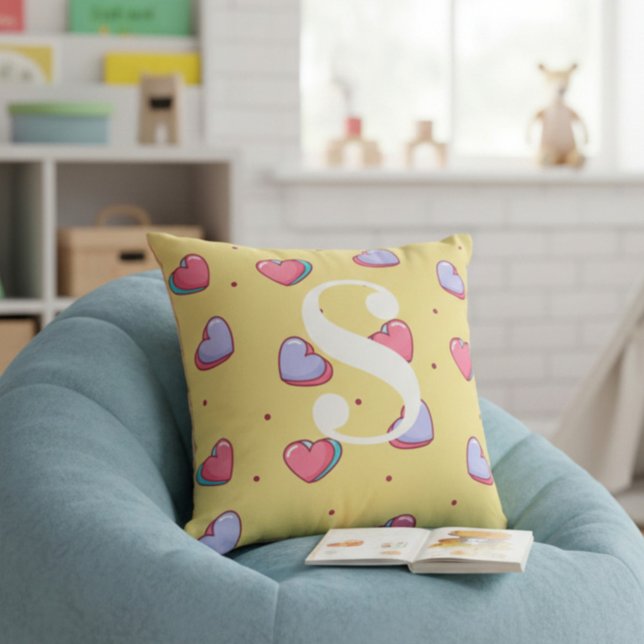 Personalisiertes Candy Heart Rosa und Gelb  Kissen (Von Creator hochgeladen)