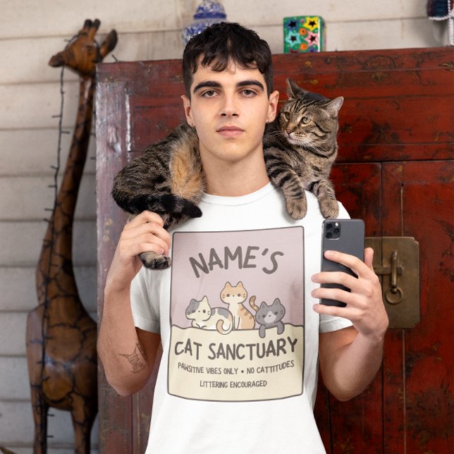 Personalisiertes Cat Sanctuary T-Shirt (Show your love of cats with this personalized t-shirt with your own cat sanctuary!)