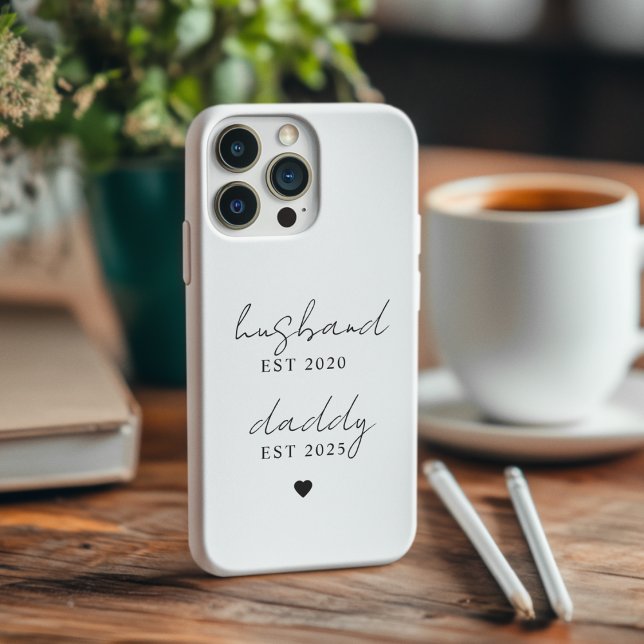 Personalisiertes Ehemann- und Daddy-EST-Geschenk iPhone Hülle (Von Creator hochgeladen)