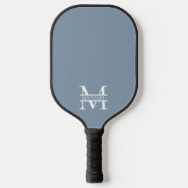 Personalisiertes elegantes Dusty Blue Monogram und Pickleball Schläger