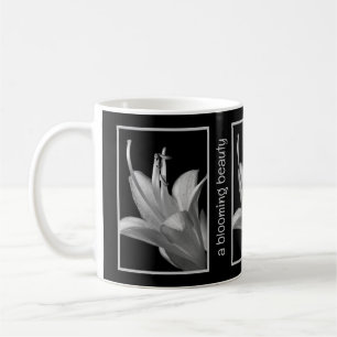 Personalisiertes Elegantes Hosta Blume Schwarz-Wei Kaffeetasse