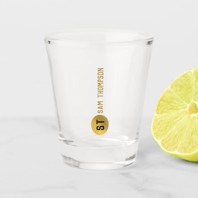 Personalisiertes elegantes Schwarz & Gold Modernes Schnapsglas (Vorderseite)