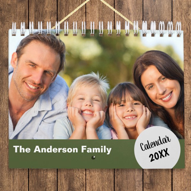 Personalisiertes Familienjahr Ihre Fotos Monatsmau Kalender (An attractive custom wall calendar, to personalize with favorite family photos, name and year)
