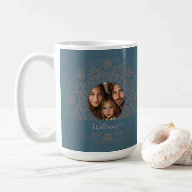Personalisiertes Familienportrait Gold Rokoko Mand Kaffeetasse (Mit Donut)