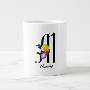 Personalisiertes florales Monogramm M + Name Jumbo-Tasse