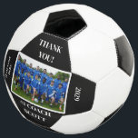 Personalisiertes Football Coach Team Foto Vielen D Fußball<br><div class="desc">Personalisierter Fußball-Trainer danke Ihnen Geschenke. Beinhaltet auch Coach's Name und Team Foto mit Datum und Teamname! Das perfekte Geschenk für Ihren Fußballtrainer!</div>