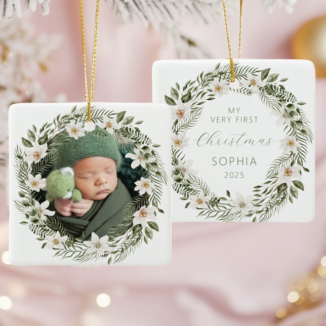 Personalisiertes Foto Baby First Christmas Woodlan Keramikornament (Von Creator hochgeladen)