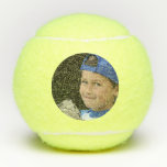 Personalisiertes Foto für Tennisspieler Tennisbälle<br><div class="desc">Spaß Neues Geschenk für Ihr Lieblings-Tennisace. Single oder Doppel-Spieler werden dieses Foto Tennisball Liebe. Ideal für Ausflüge auf dem Hof oder als Display in Ihrem Büro. Fügen Sie Ihr Lieblings-Foto Ihrer Familie,  Haustier,  Firma oder Person hinzu.</div>