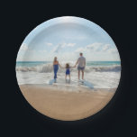 Personalisiertes Foto mit Familie am Strand Pappteller<br><div class="desc">Personalisiertes Foto für Familien auf den Tellern aus Strandpapier</div>