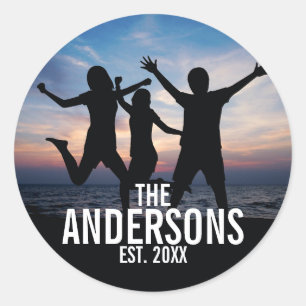 Personalisiertes Foto mit Familienname Runder Aufkleber