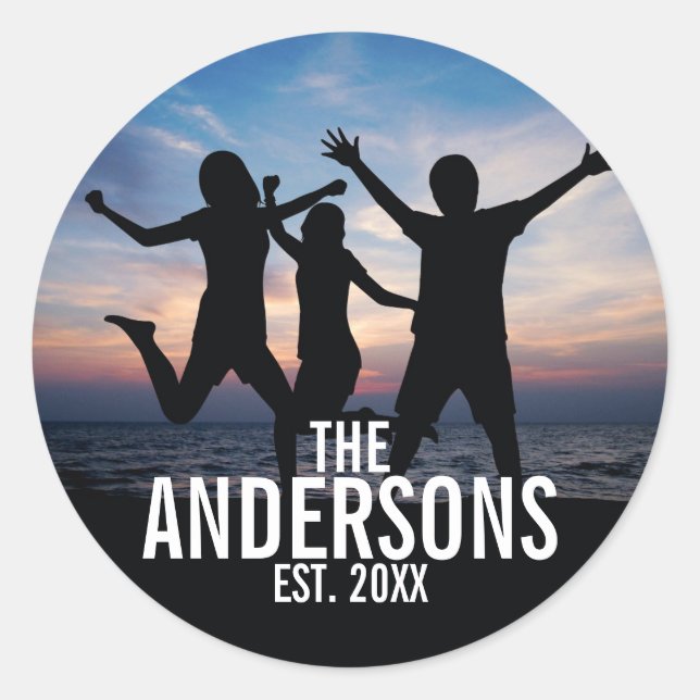 Personalisiertes Foto mit Familienname Runder Aufkleber (Vorderseite)