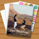 Personalisiertes Foto Monatliche Hochzeit Planer<br><div class="desc">Hochzeitsplaner mit Ihrem Lieblings-Foto auf der Vorderseite - personalisiert mit Ihren Details in schicken Schriften. Der Planer beinhaltet monatliche und wöchentliche Layouts,  12 Monate,  60 Seiten mit laminierten Soft Cover vorne und hinten.</div>