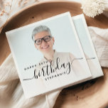 Personalisiertes Foto Schwarze Schrift 50. Geburts Serviette<br><div class="desc">Moderne Geburtstagsnapkins mit einem individuellen Foto. Ersetzen Sie das Beispielbild einfach durch ein Foto des Ehrengast. Das Wort "Geburtstag" erscheint in eleganter schwarzer Schrift. Personalisieren Sie den Text mit dem Namen und Geburtstag Jahr in schwarzen Sans Serif Schriftart. Ein überlagertes Weißgradientenprofil hilft,  den Pop des Textes zu erzeugen.</div>