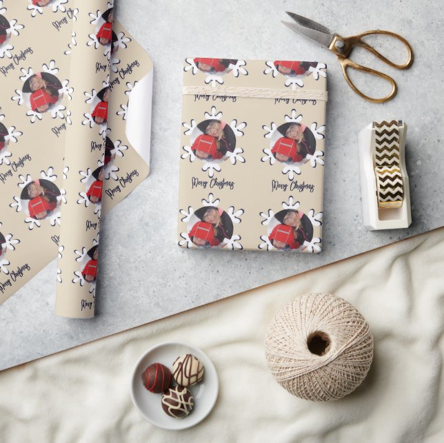 Personalisiertes Foto Snowflake Frohe Weihnachten Geschenkpapier (Kunsthandwerk)