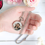 Personalisiertes Foto und Foto Armbanduhr<br><div class="desc">Machen Sie eine Personalisierte Foto Keepake-Halskette von Ricaso - fügen Sie Ihre eigenen Fotos und Text - Foto-Sake-Geschenke für sich selbst oder für eine geliebte Person, Familie, Freund</div>