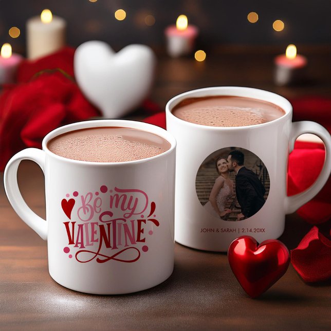personalisiertes Foto und  Meldung "Be My Valentin Zweifarbige Tasse (Von Creator hochgeladen)