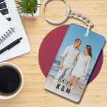 Personalisiertes Foto und Texfoollage Moderne Schlüsselanhänger<br><div class="desc">Einfache Personalisierte Foto- und Textcollage-Monogramm</div>