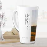 Personalisiertes Foto und Text Milchtasse<br><div class="desc">Personalisiertes Foto und Text - Foto-Keepake-Latte-Tasse - Fügen Sie Ihr eigenes Foto und Text hinzu - Foto-Keepsesegmente</div>