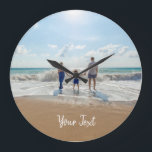 Personalisiertes Foto und Vorlage für benutzerdefi Große Wanduhr<br><div class="desc">Erstellen Sie Ihr eigenes Design mit eigenen personalisierten Fotos und individuellem Text. Benutzen Sie Ihre eigenen Fotos und Texte, um es zu Ihrem eigenen zu machen. Ideale Foto- und Textvorlage für Muttergeschenke, Tagesgeschenke des Vaters, Geschäftsprodukte, Firmenartikel, Dekoration von Unternehmen und Büros, Wohngestaltung, Gedenkstätte, Haustiere, Geburtstagsgeschenke und Familiengäste. Foto und Textvorlage...</div>