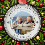 Personalisiertes Foto zu Weihnachten Ornament Aus Metall<br><div class="desc">Personalisieren Sie dieses Ornament mit dem Lieblings-Foto Ihrer Pension,  um ein Sake-Ornament zu schaffen,  um an Ihrem Baum hängen.</div>