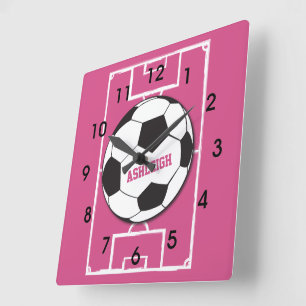 Personalisiertes Fußball-Ball-und Feld-Rosa Quadratische Wanduhr