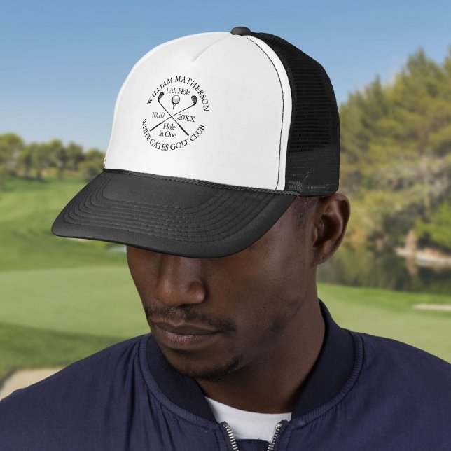 Personalisiertes Golfcenter in einem klassischen,  Truckerkappe (Personalized Golf Hole in One Classic Modern Trucker Hat)